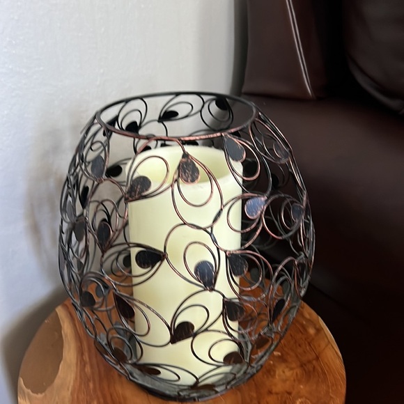 🎉Host Pick🥰💕❤️Beautiful Large Flameless Candle in Metal Basket - Picture 5 of 16